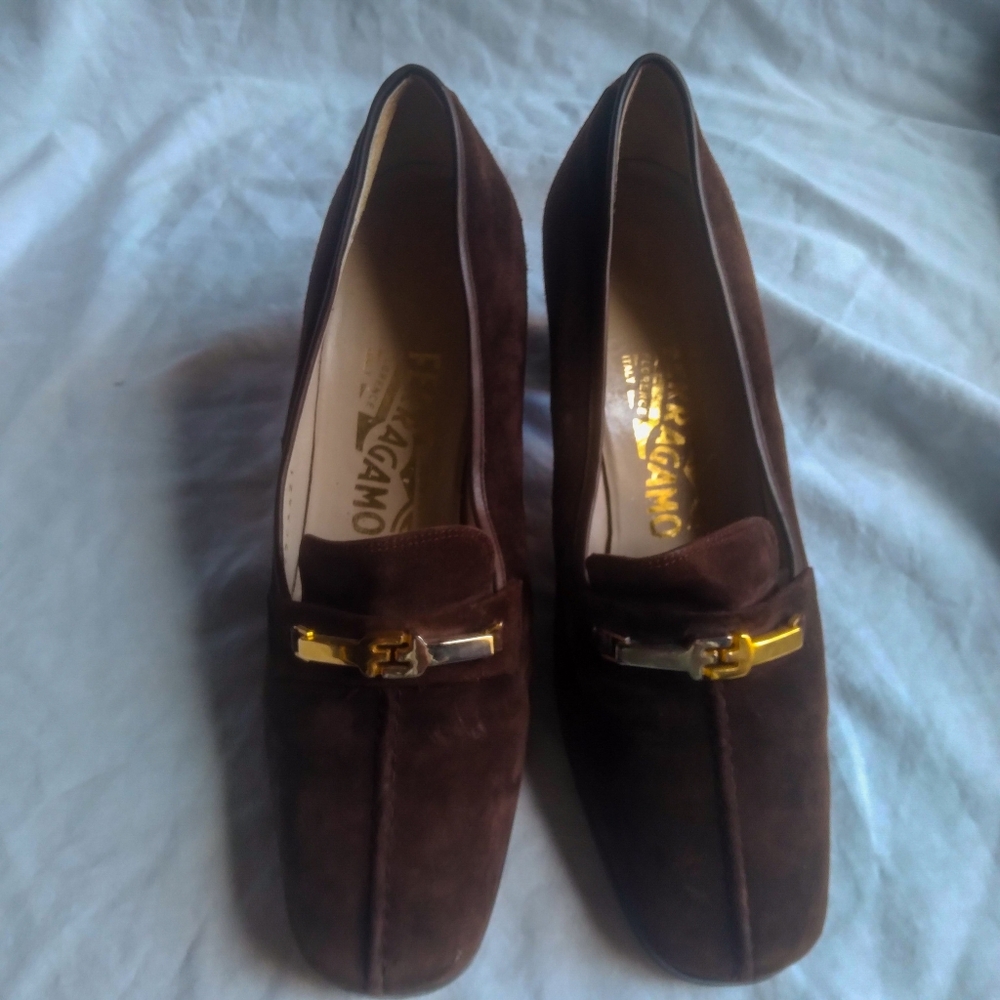 Salvatore Ferragamo Brown Suede Leather Court Block Heels FF Logo Size 7 Luxury